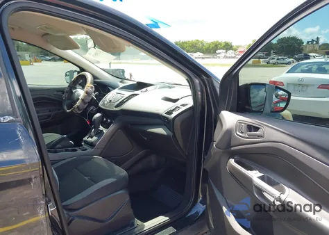 2014 Ford Escape S z USA, uszkodzony, nr VIN 1FMCU0F71EUE34087